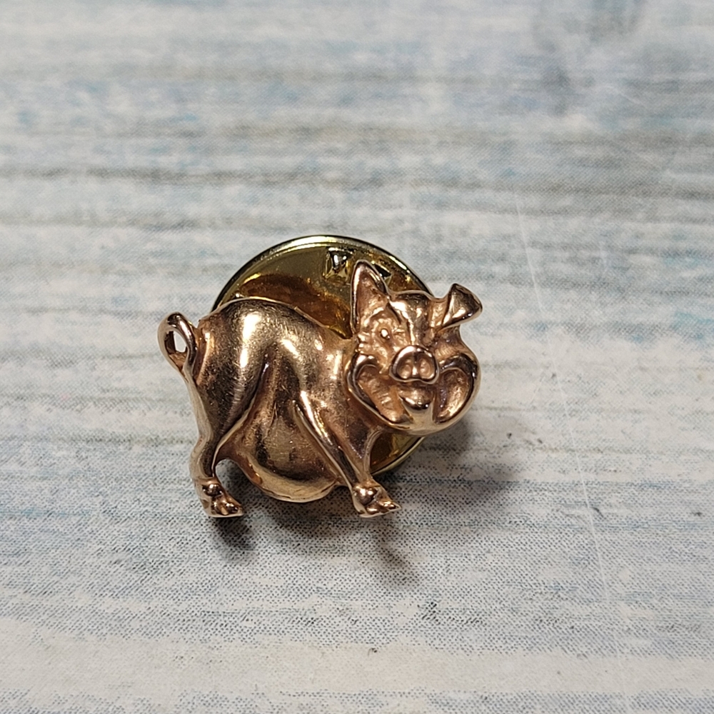 12k Rose Gold Pig Lapel Pin